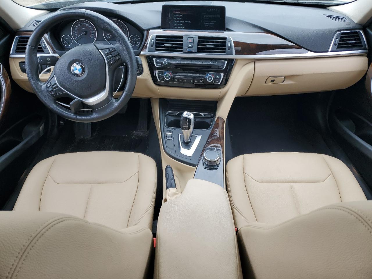 WBA8A3C3XHK692840 2017 BMW 320 Xi