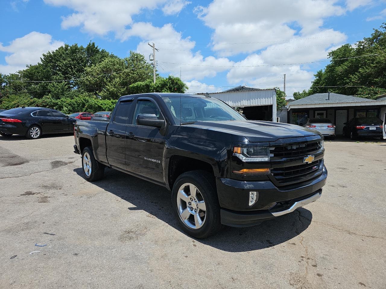 2017 Chevrolet Silverado K1500 Lt vin: 1GCVKREC9HZ106560