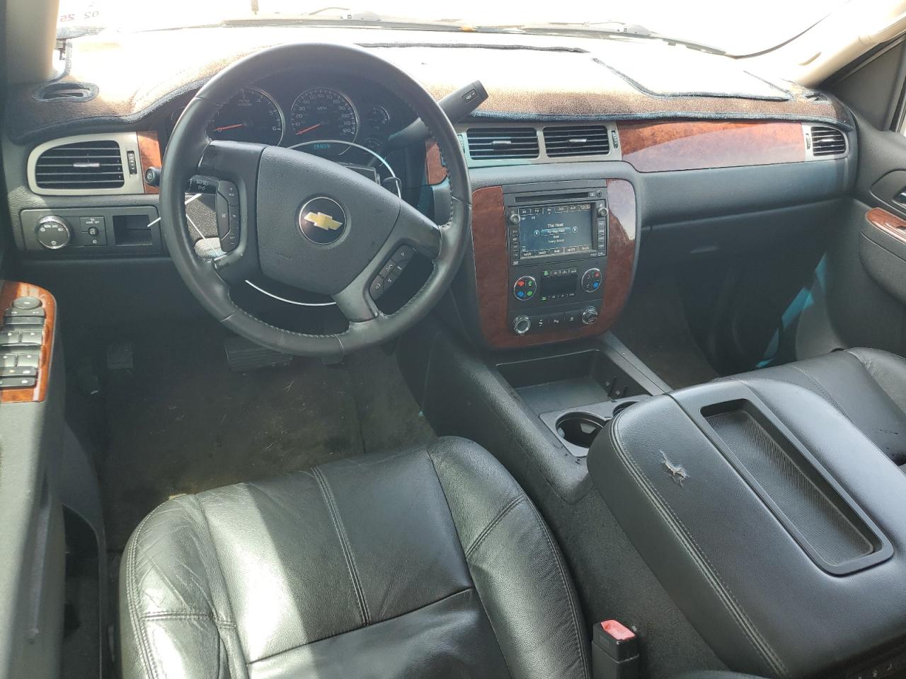 1GNMCBE35AR214476 2010 Chevrolet Tahoe C1500 Lt