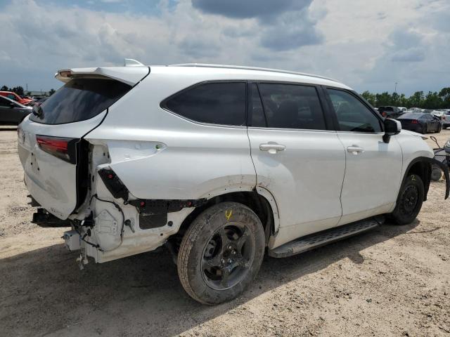 VIN 5TDGZRBH7NS567760 2022 Toyota Highlander, Xle no.3