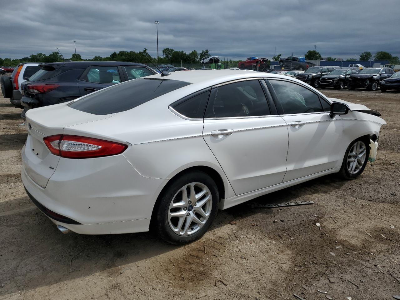 1FA6P0H75E5392853 2014 Ford Fusion Se