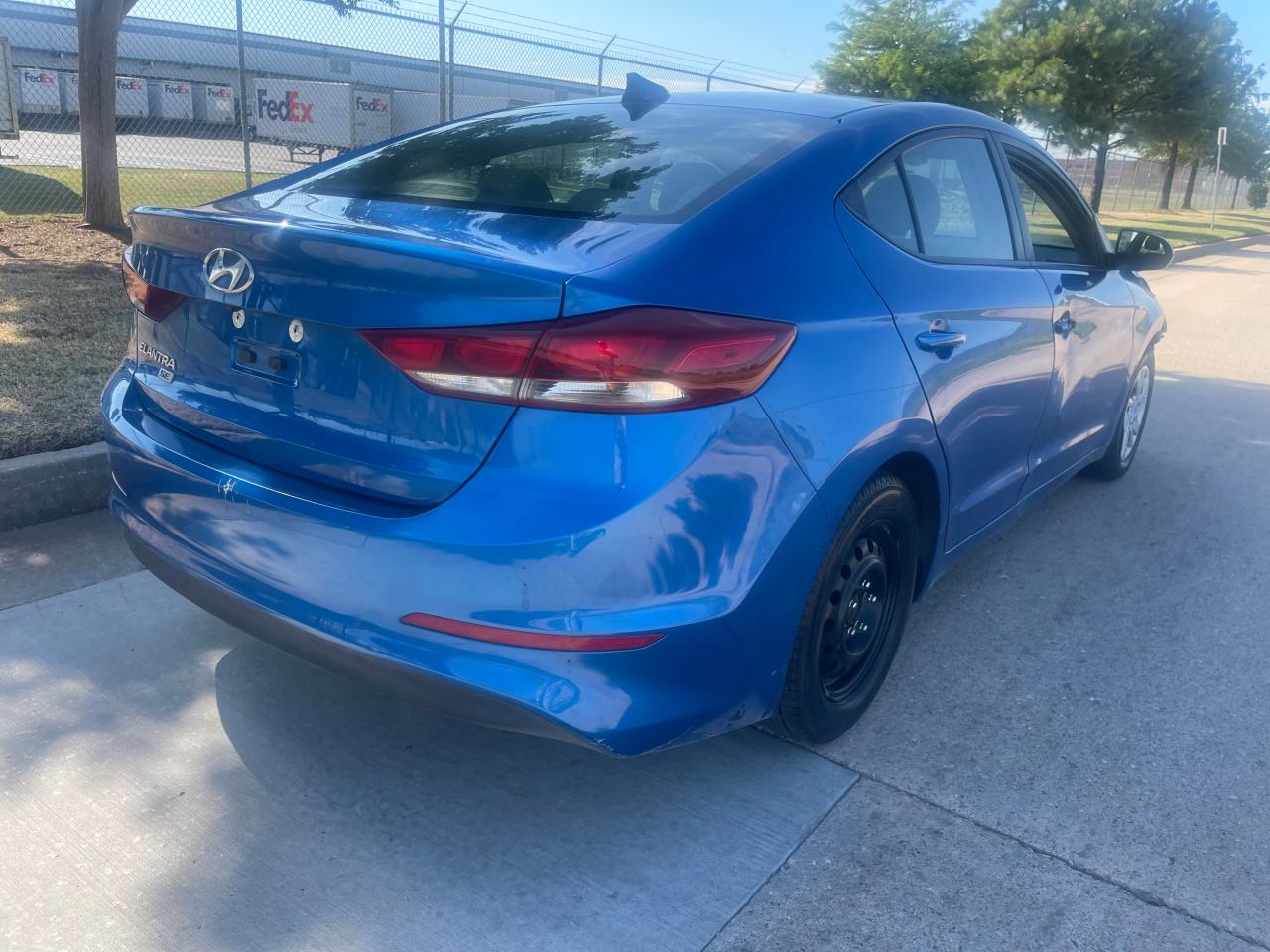 2018 Hyundai Elantra Se vin: 5NPD74LF1JH397114