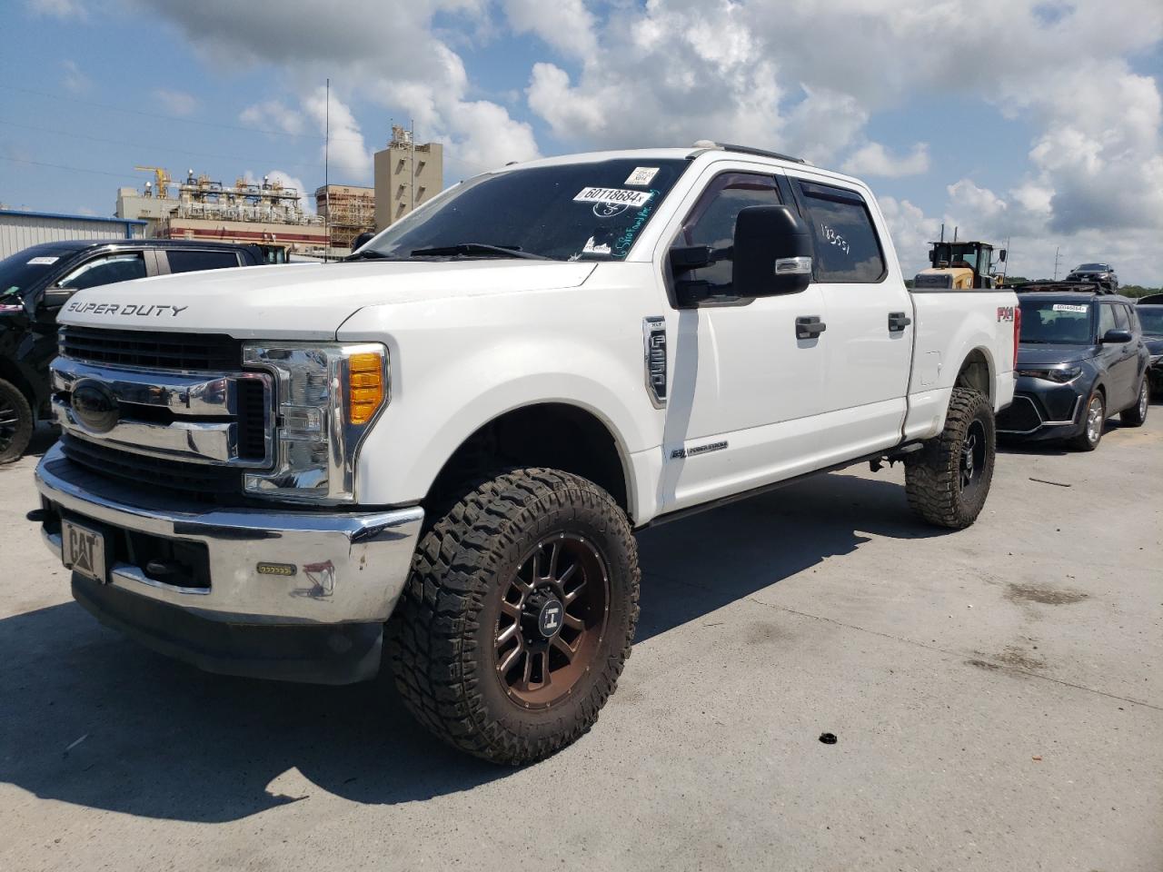 2017 Ford F250 Super Duty vin: 1FT7W2BT8HEB36682