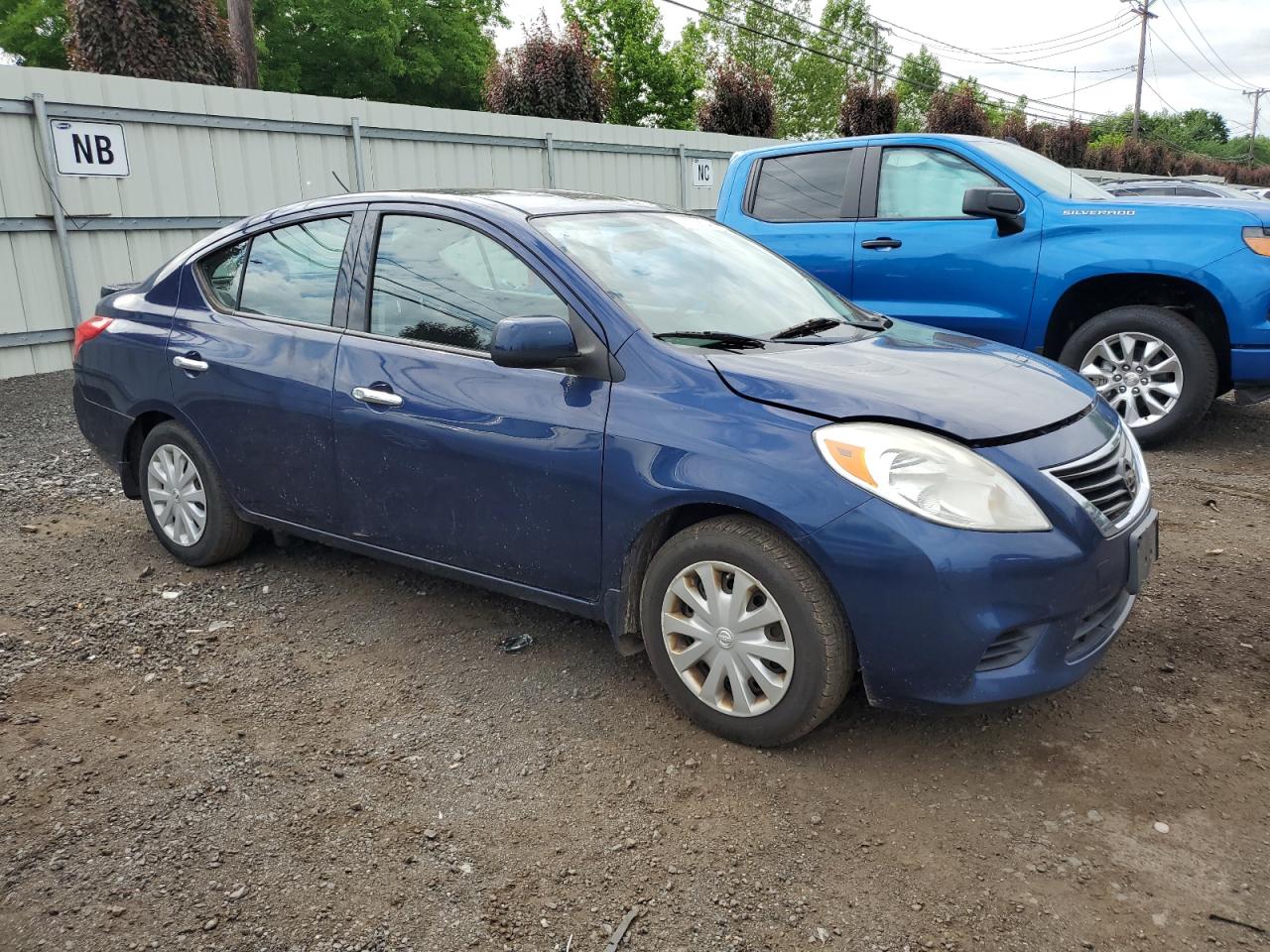 2014 Nissan Versa S vin: 3N1CN7AP2EK451839