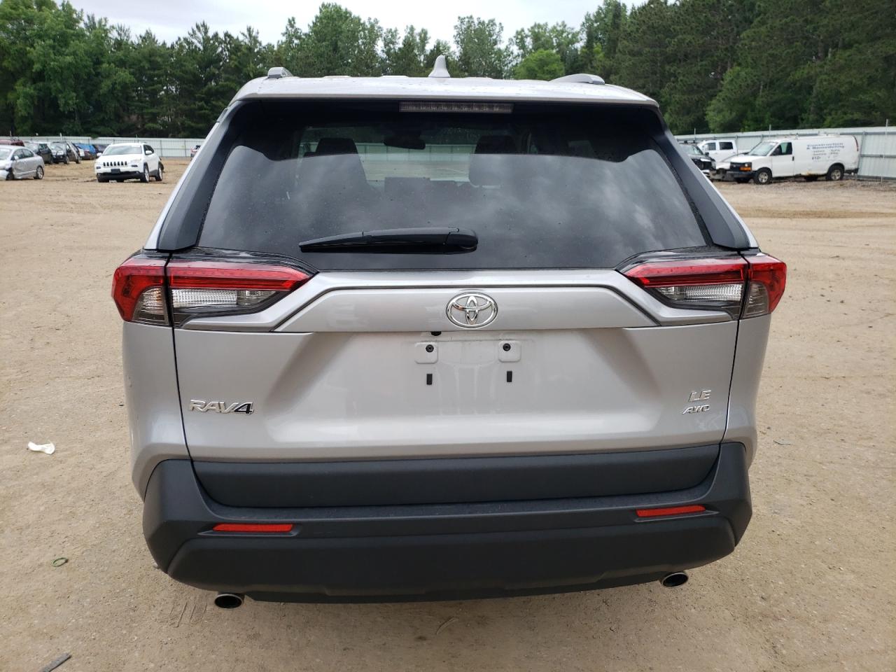 2T3G1RFV3LC060696 2020 Toyota Rav4 Le