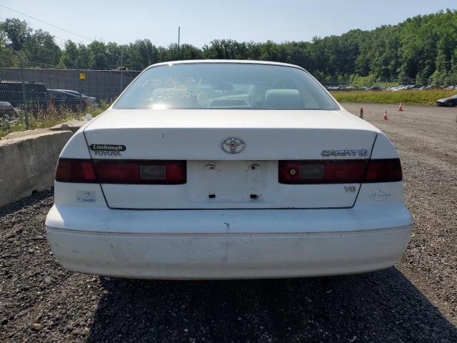 1999 Toyota Camry Le VIN: JT2BF28K9X0185726 Lot: 59068824