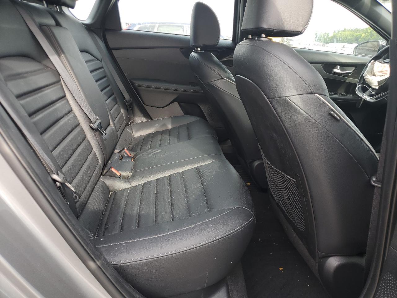 3KPF54AD5NE452528 2022 Kia Forte Gt Line