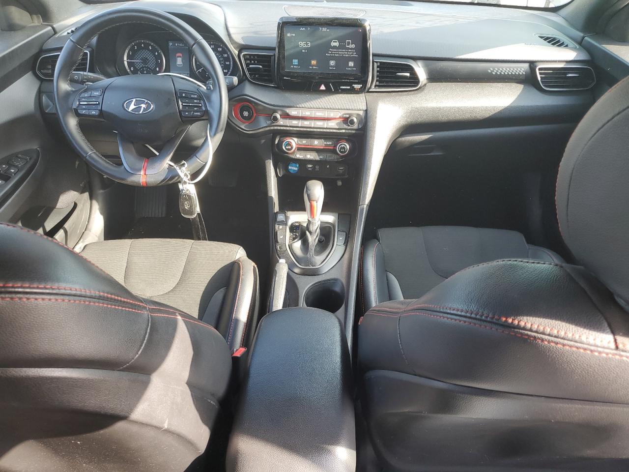 KMHTG6AF9LU029911 2020 Hyundai Veloster Base