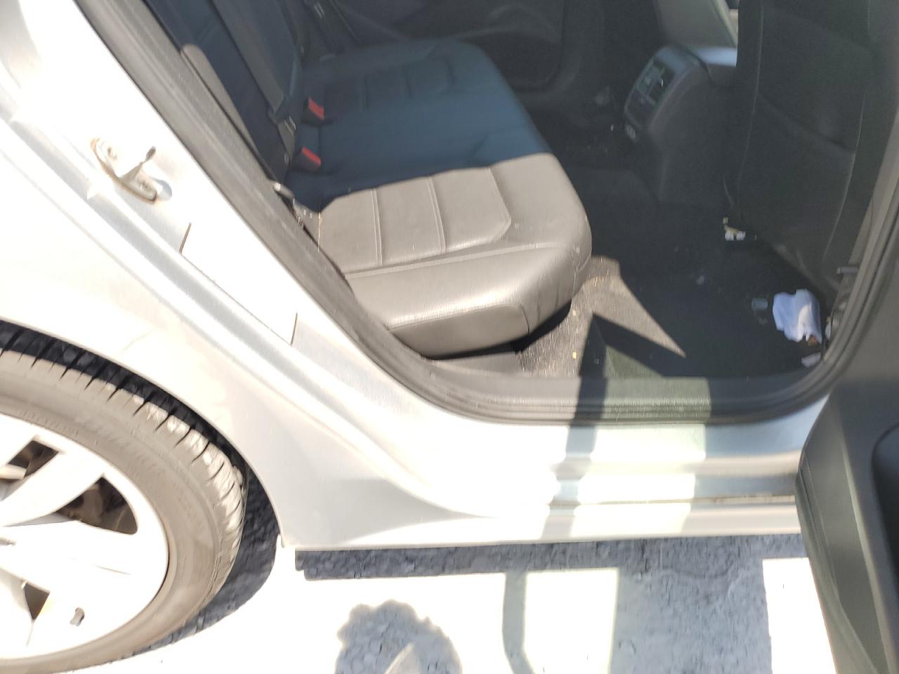 1VWLA7A33KC006076 2019 Volkswagen Passat Wolfsburg