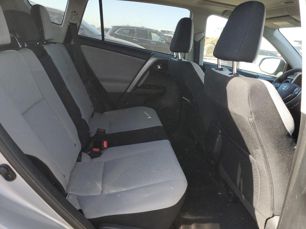 2T3WFREV2HW396277 2017 Toyota Rav4 Xle