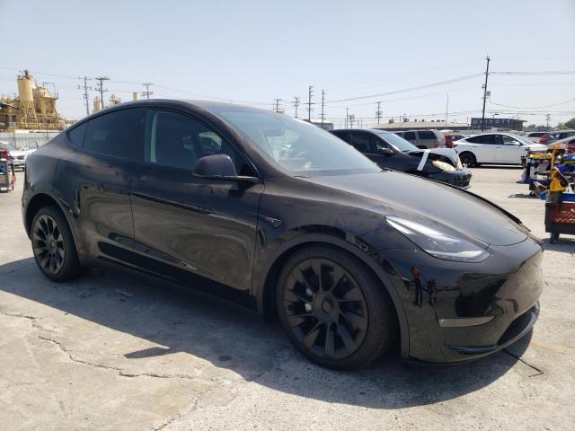 7SAYGDEE8RA229017 Tesla Model Y  4