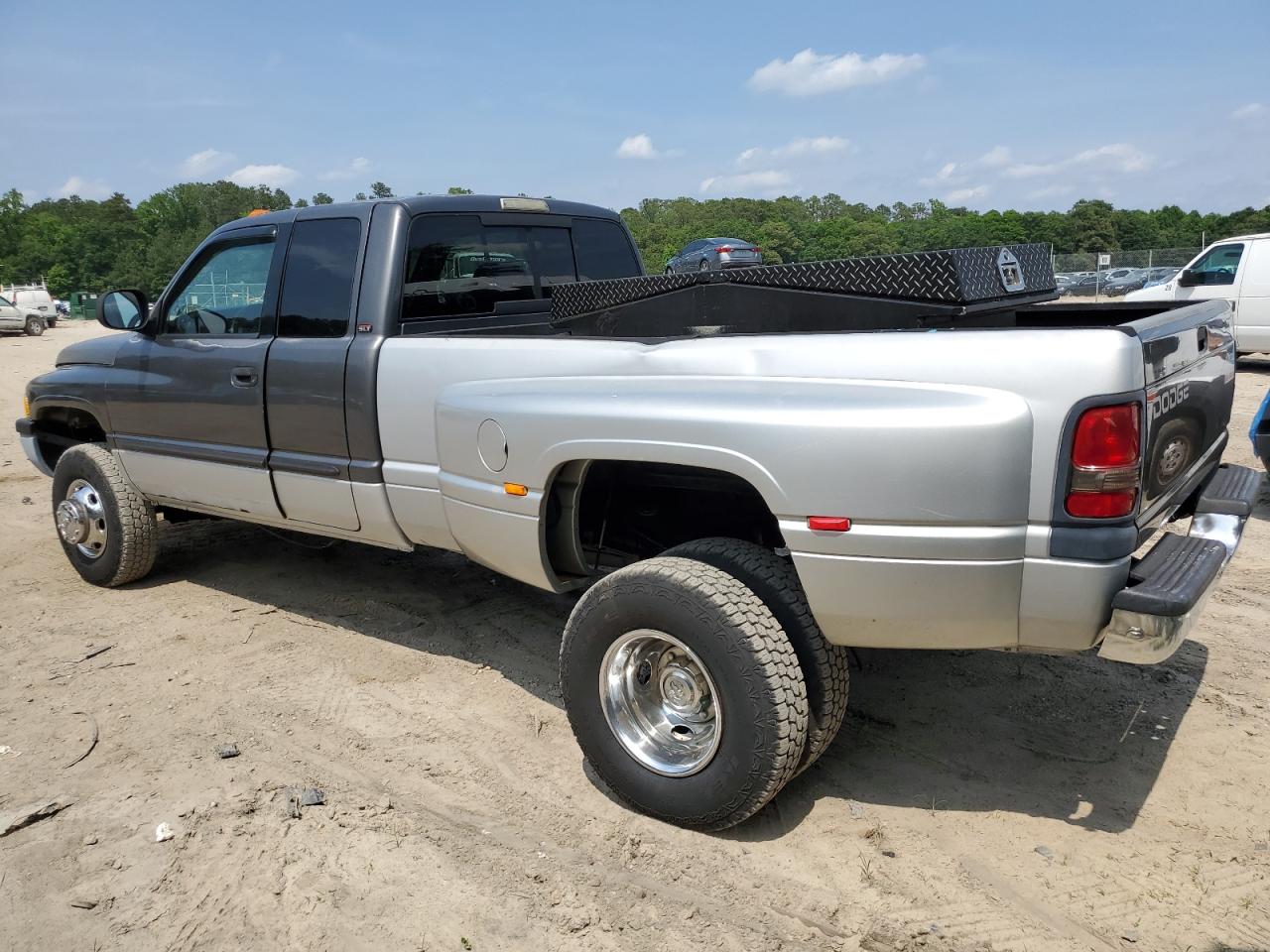 1B7MF337X1J607531 2001 Dodge Ram 3500