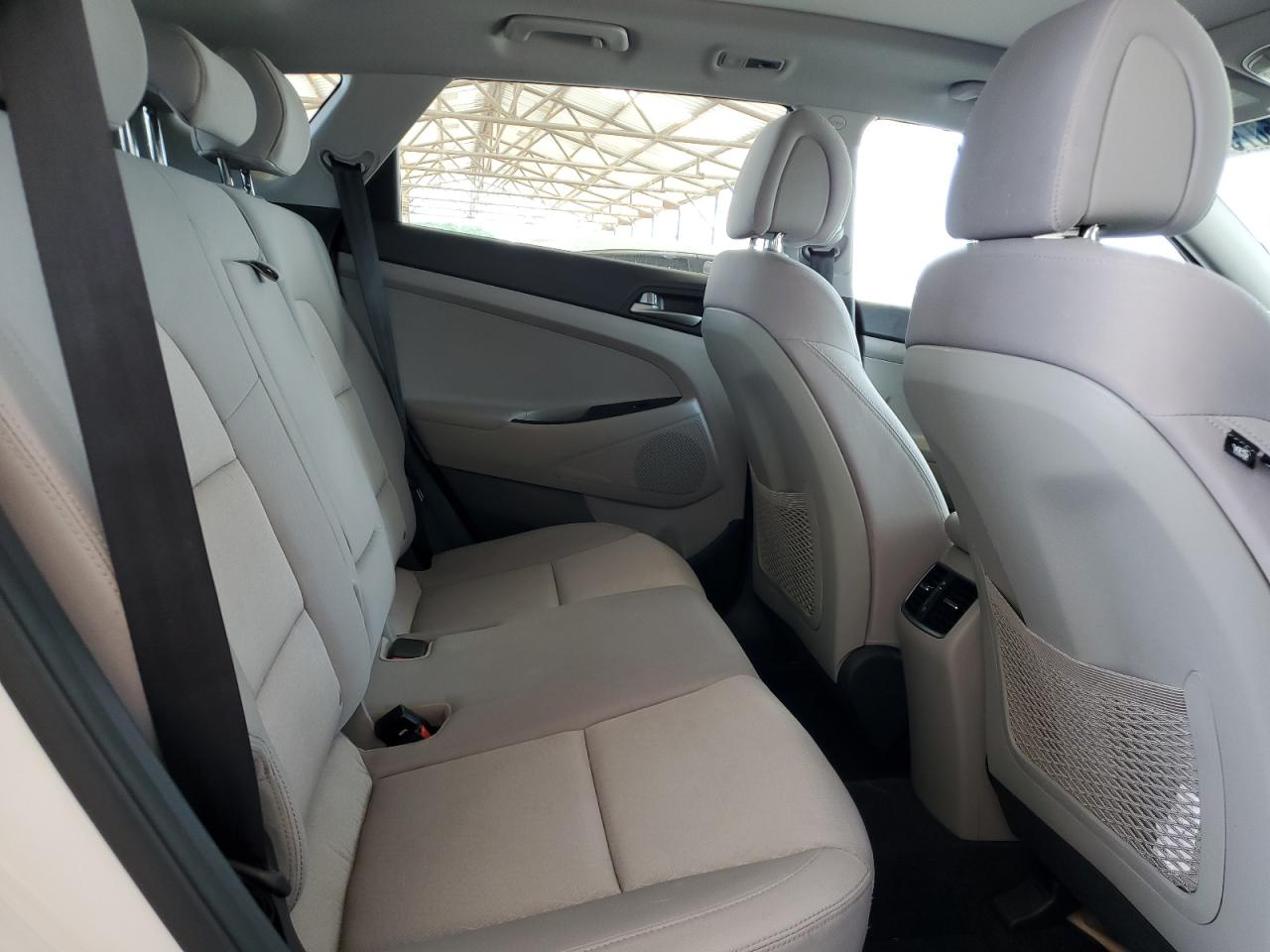 KM8J3CA29JU686896 2018 Hyundai Tucson Value