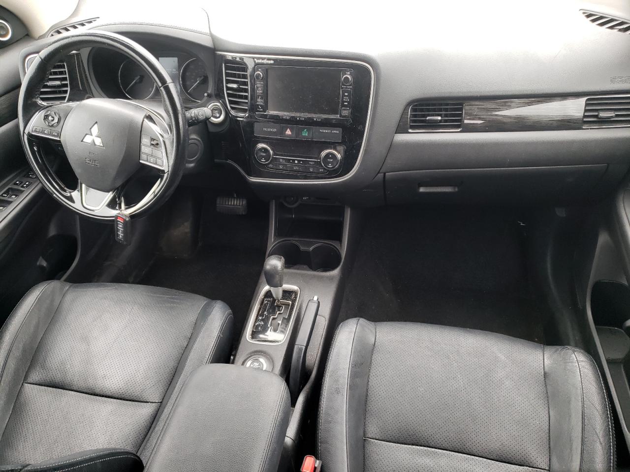 JA4AZ3A34GZ012883 2016 Mitsubishi Outlander Se