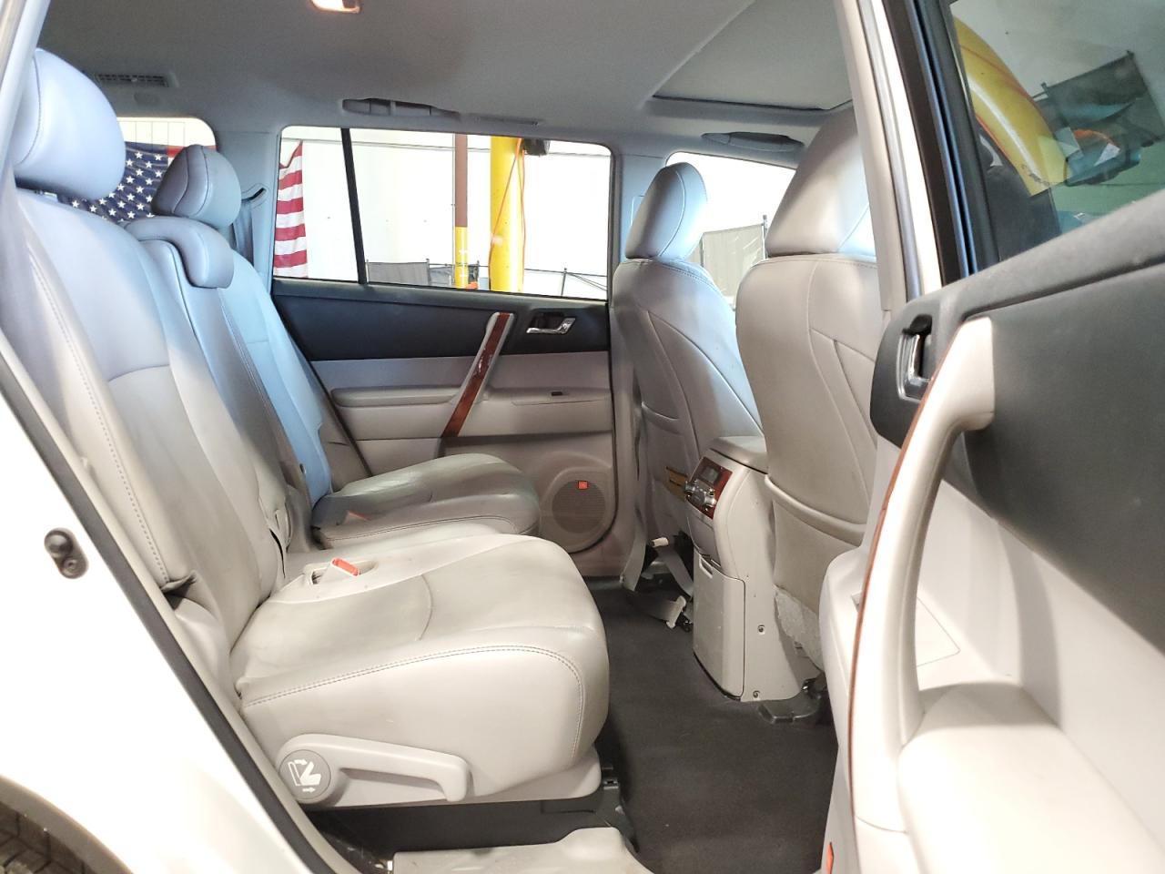 5TDDK3EH7BS087620 2011 Toyota Highlander Limited