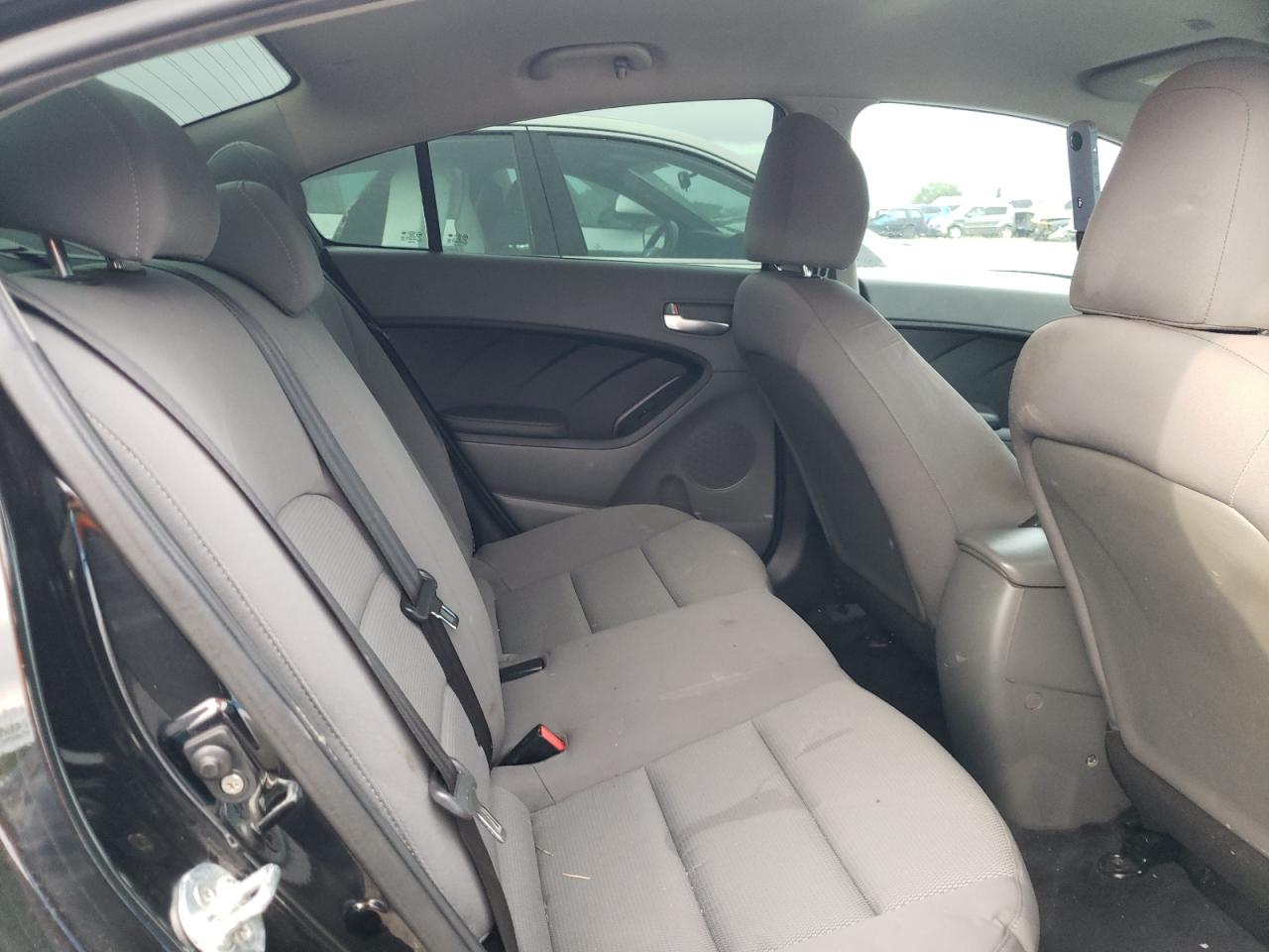 3KPFK4A7XHE024350 2017 Kia Forte Lx