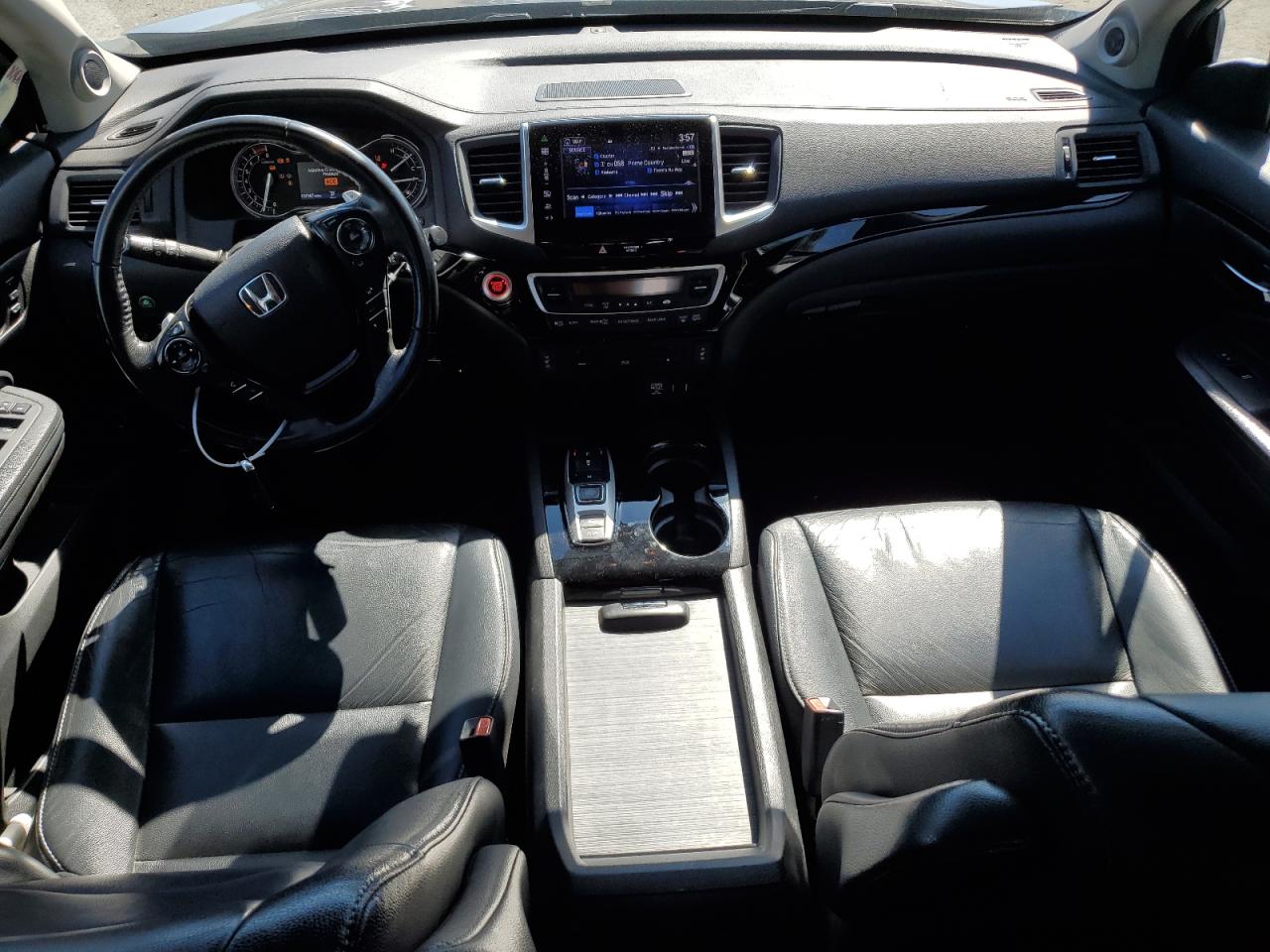 5FNYF6H99GB035820 2016 Honda Pilot Touring