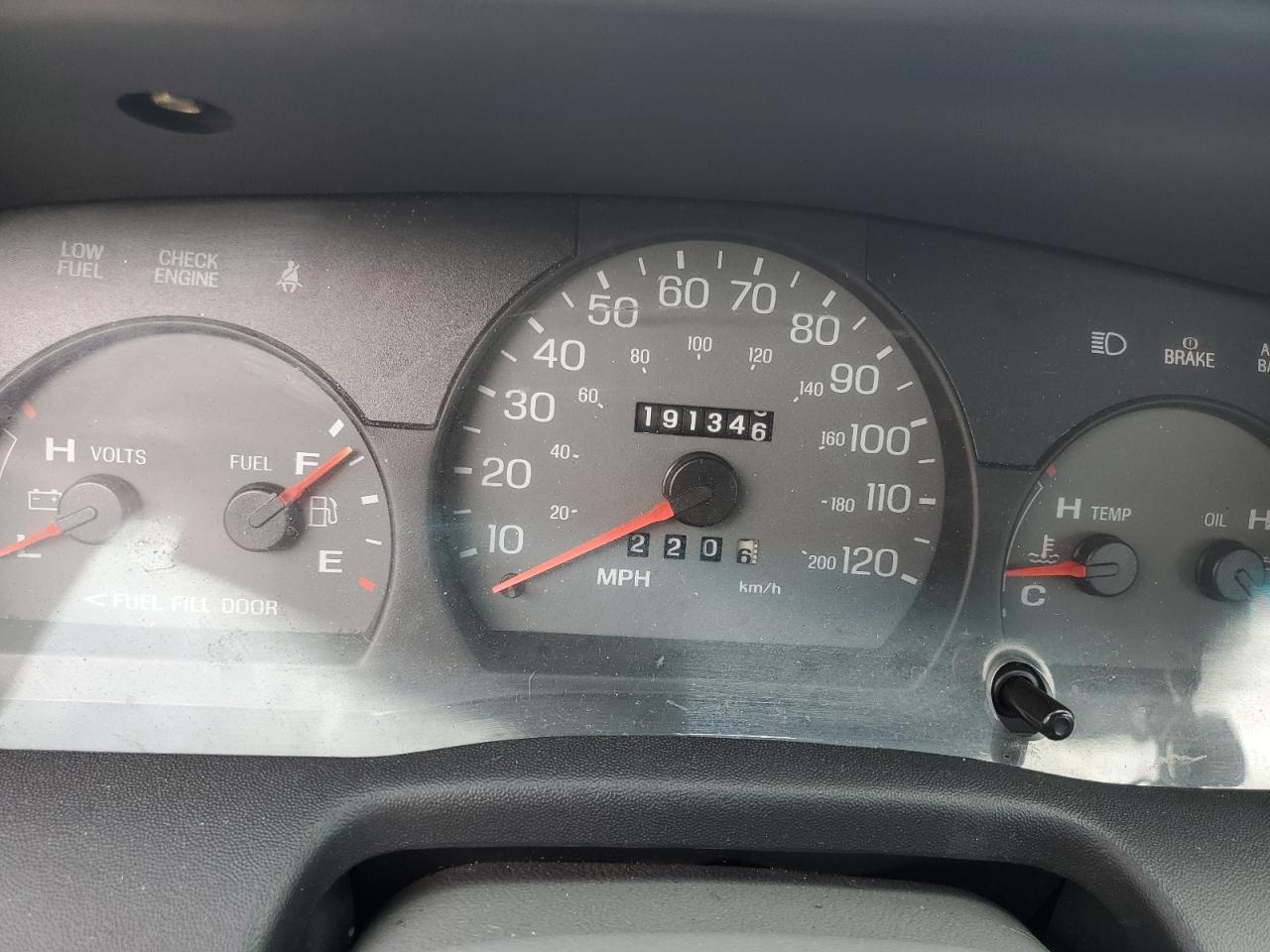 2FAFP74W22X100110 2002 Ford Crown Victoria Lx