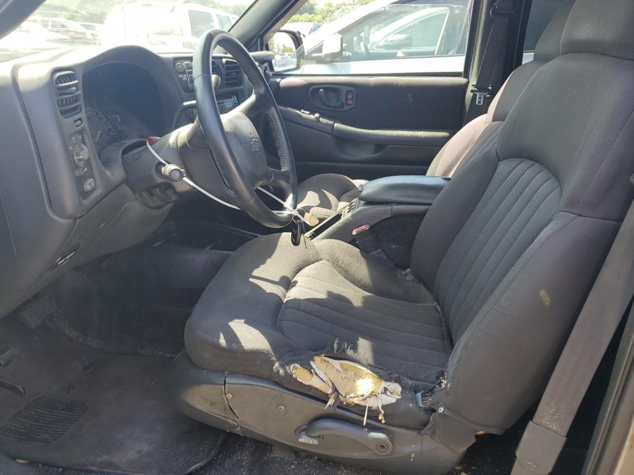 1GNDT13X84K105412 2004 Chevrolet Blazer