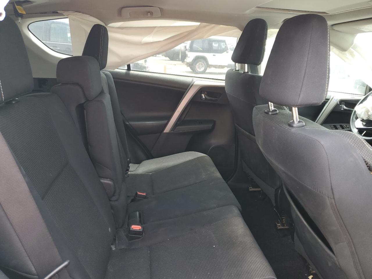 2T3RFREV8HW541447 2017 Toyota Rav4 Xle