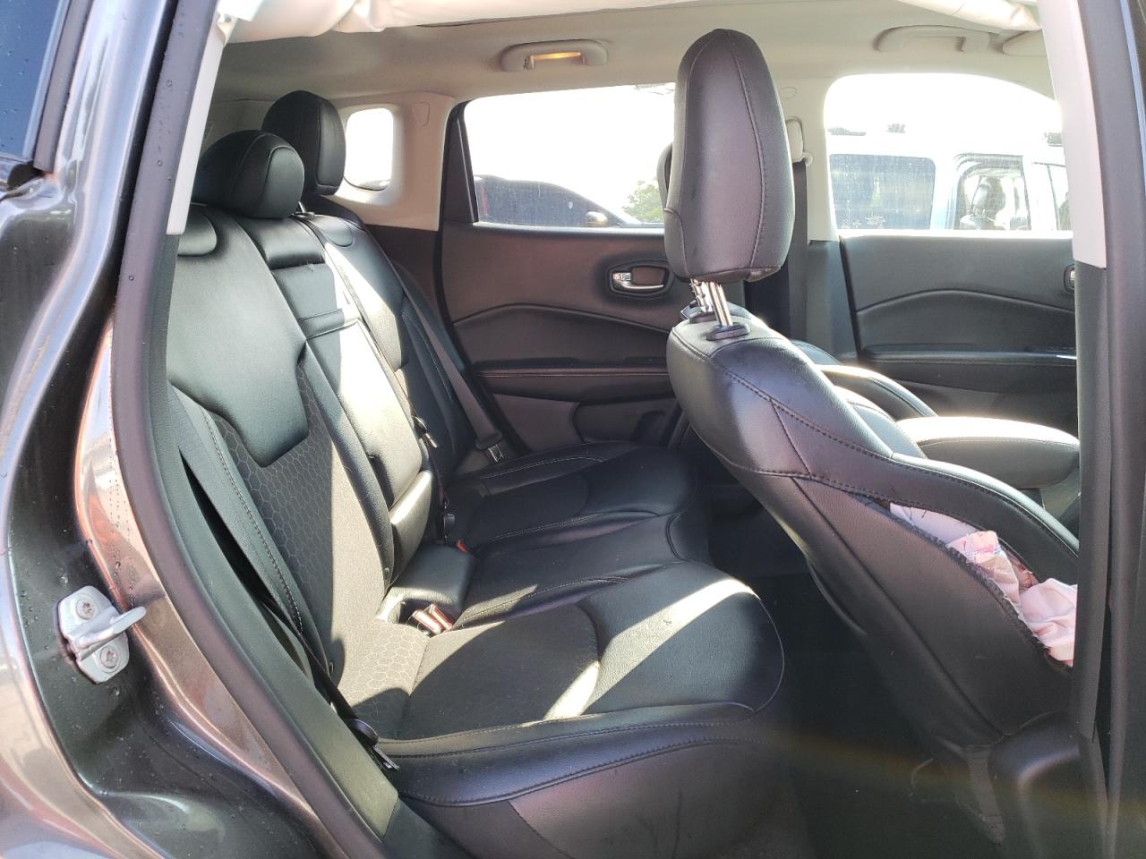 3C4NJCBB8KT844487 2019 Jeep Compass Latitude