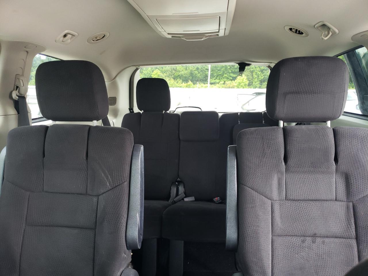 2A4RR5DG6BR702831 2011 Chrysler Town & Country Touring