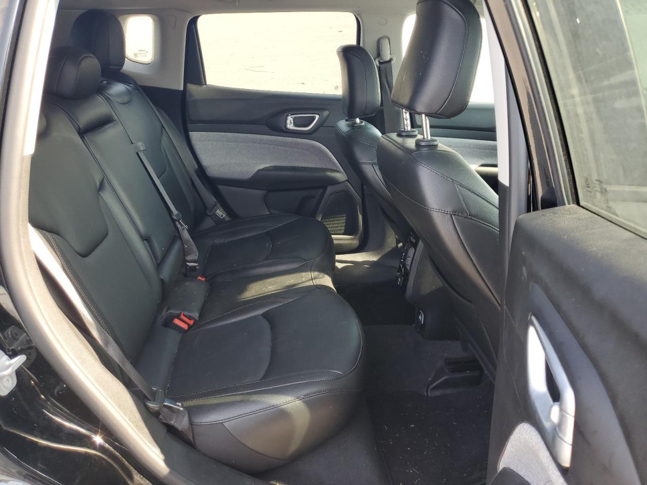 3C4NJDFB0NT184255 2022 Jeep Compass Latitude Lux