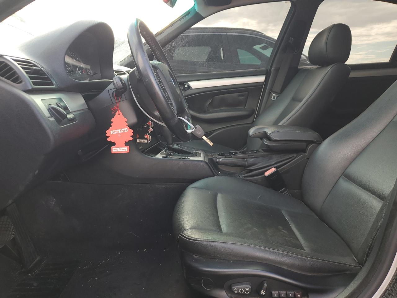 WBAET37434NJ44932 2004 BMW 325 I