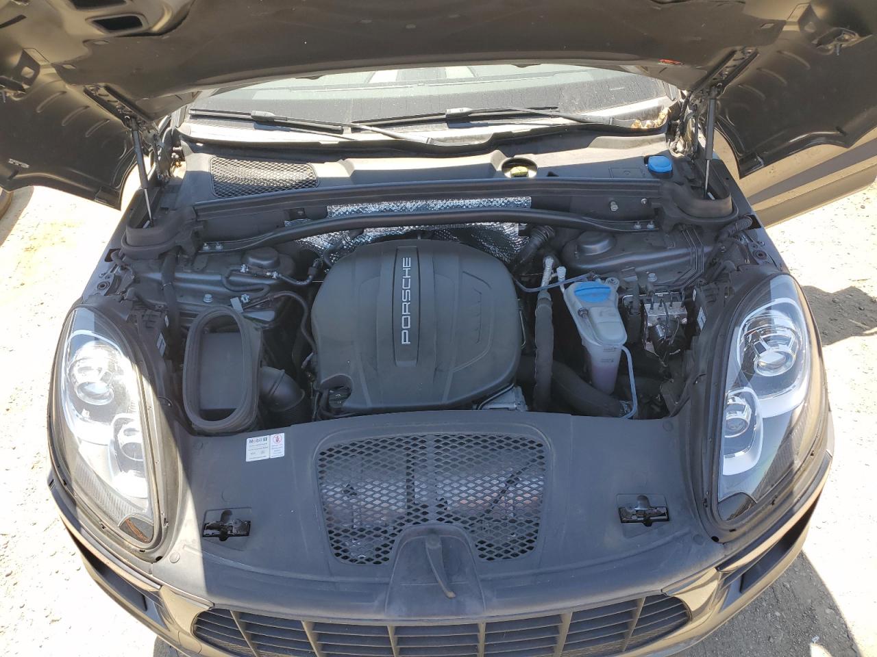 WP1AA2A50JLB19284 2018 Porsche Macan