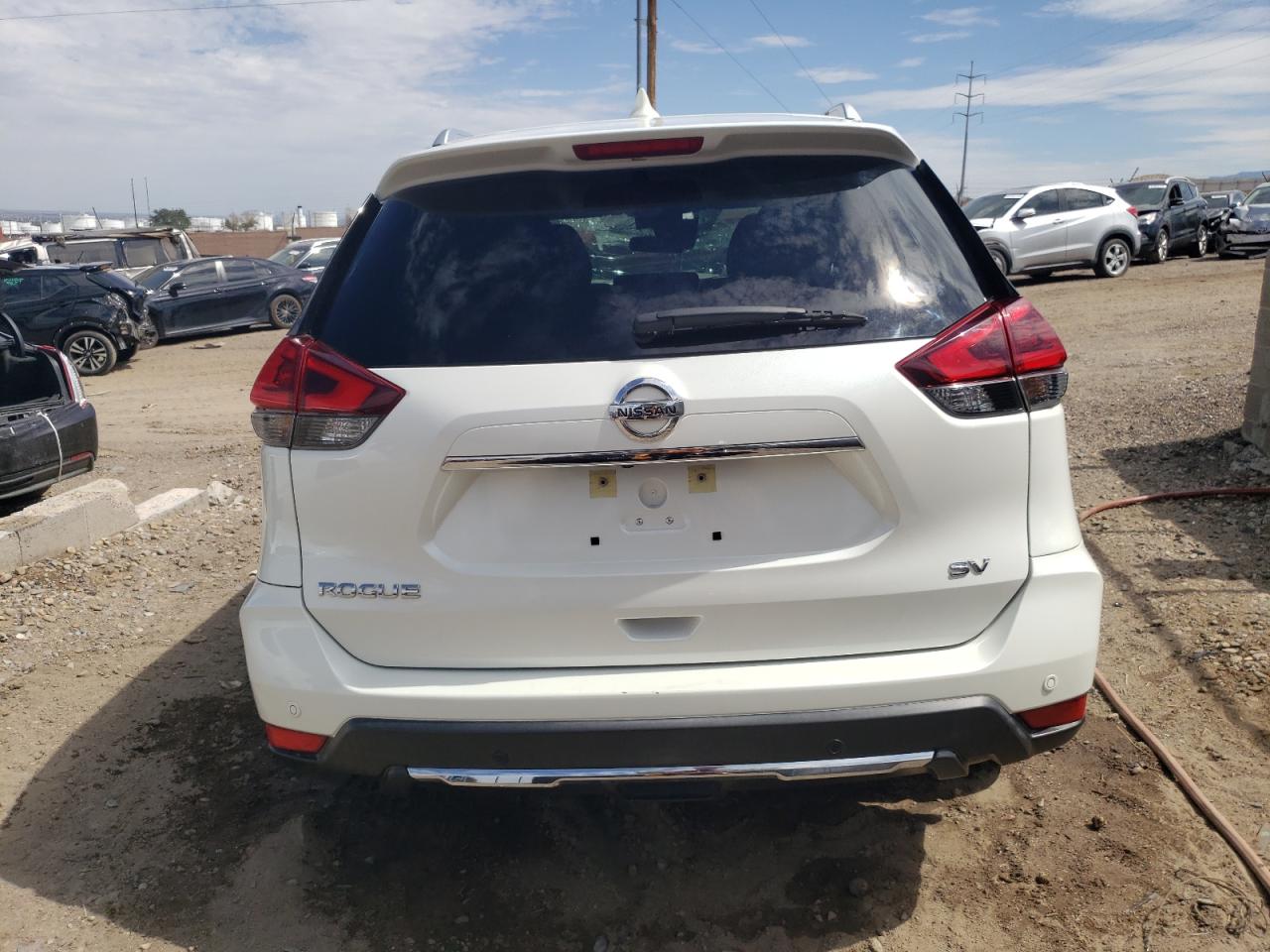 2019 Nissan Rogue S vin: KNMAT2MT4KP557385