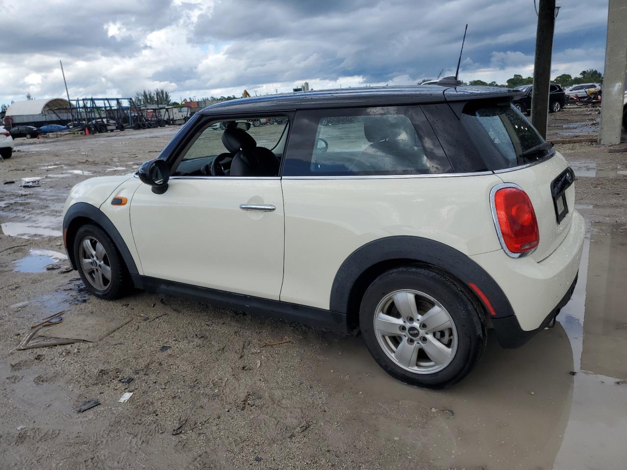 WMWXP5C30H2G60875 2017 Mini Cooper