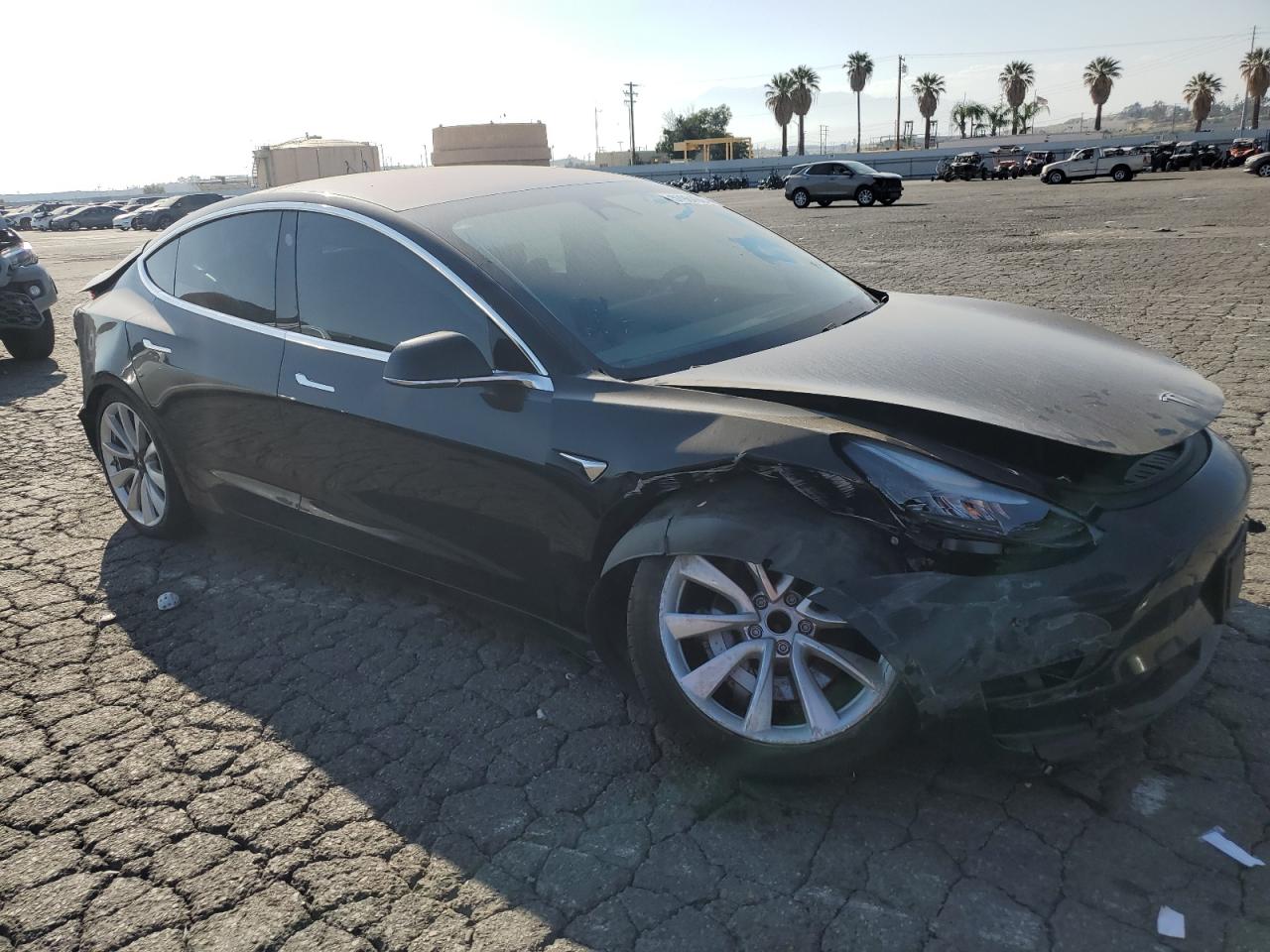 2018 Tesla Model 3 vin: 5YJ3E1EA1JF122679