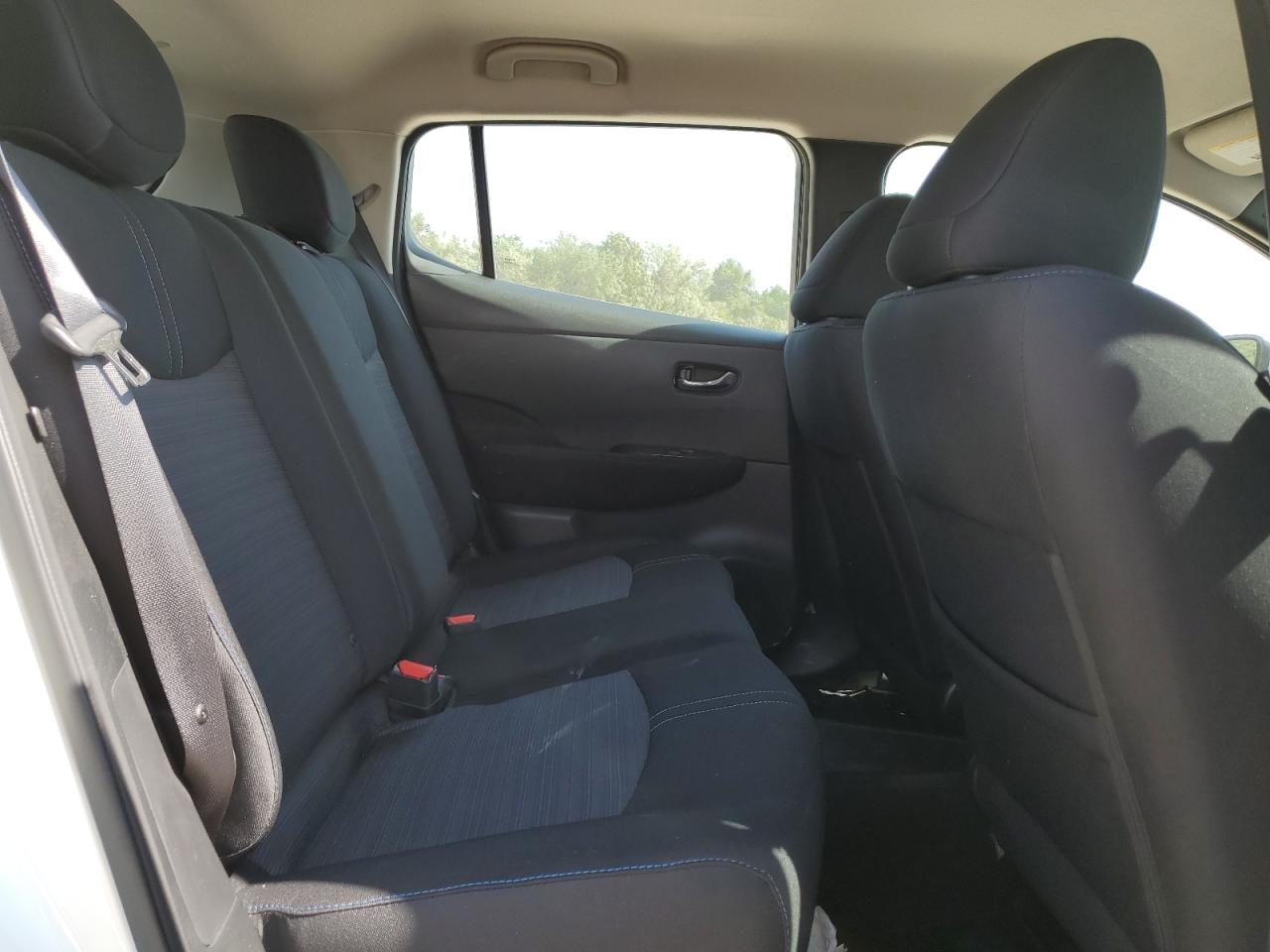 1N4AZ1CP4KC318929 2019 Nissan Leaf S