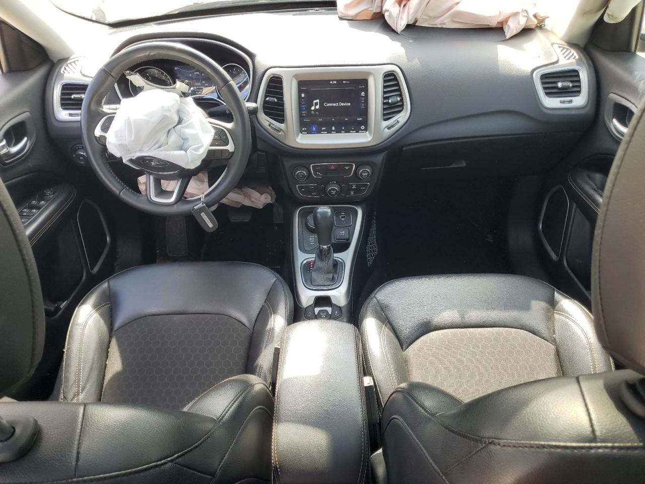 3C4NJDBB7JT361285 2018 Jeep Compass Latitude