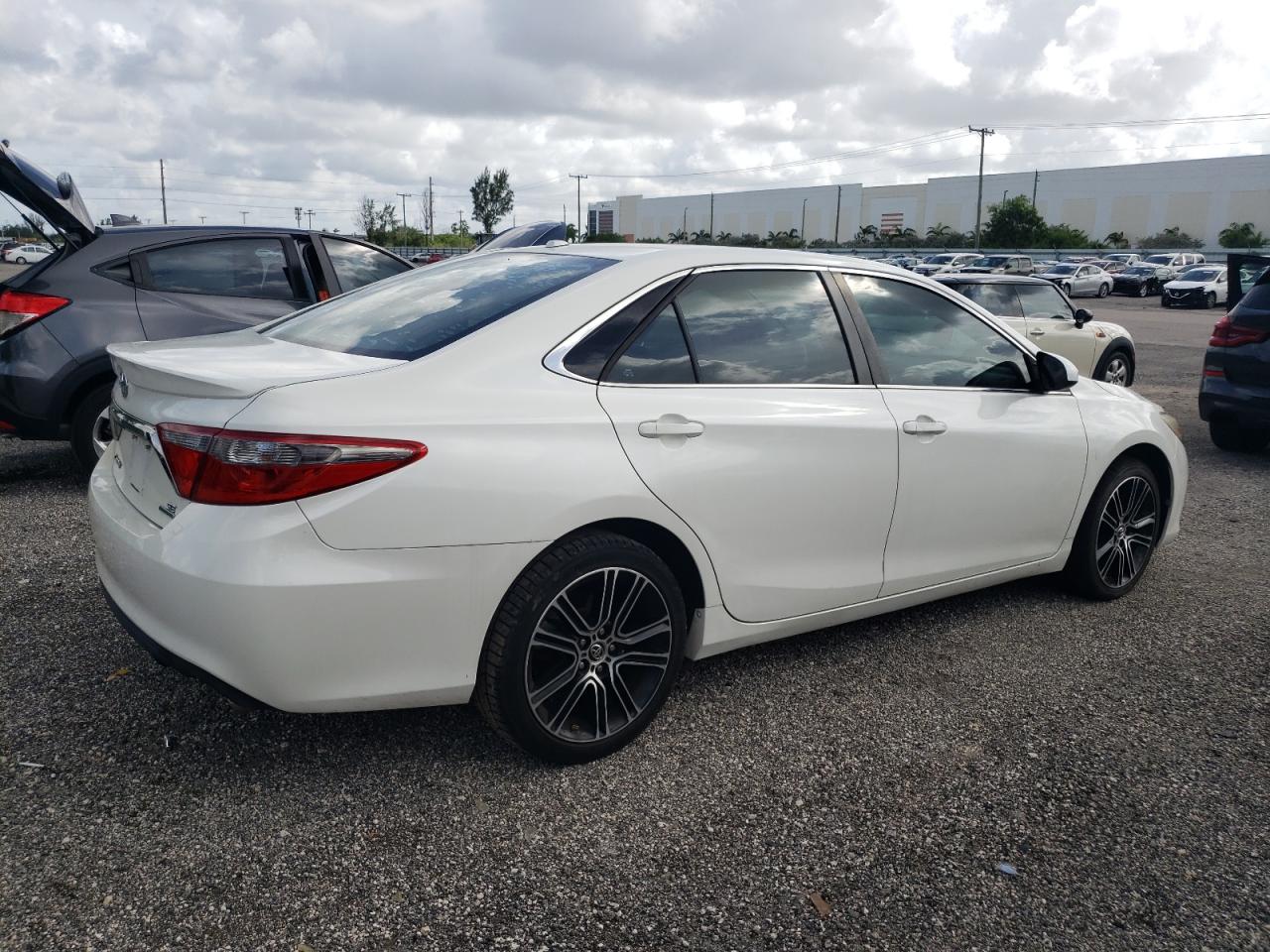 4T1BF1FK1GU142281 2016 Toyota Camry Le