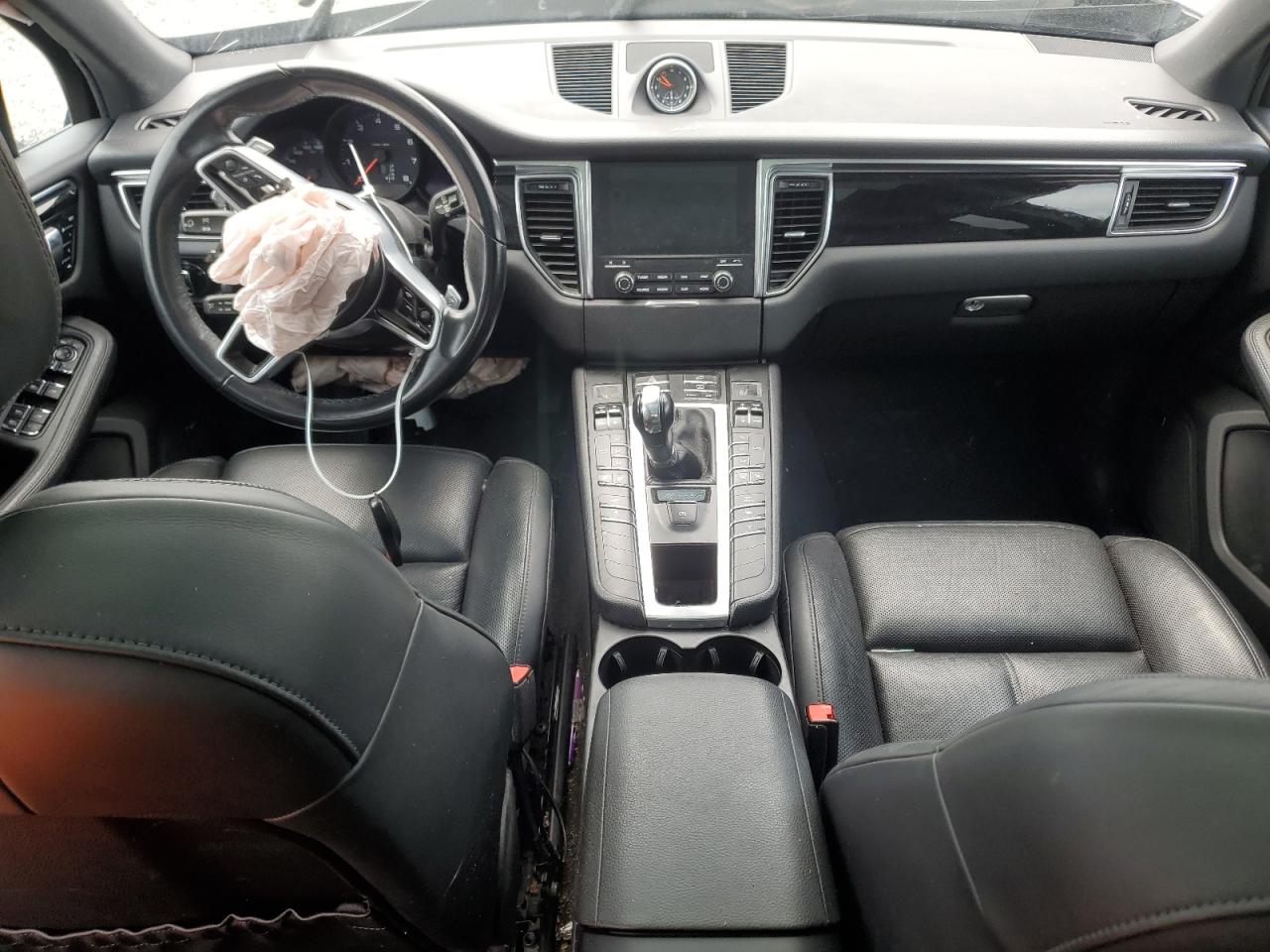 WP1AA2A52JLB18962 2018 Porsche Macan