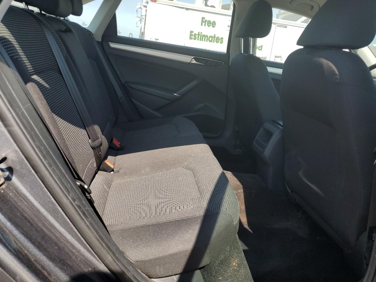 1VWAA7A36JC000326 2018 Volkswagen Passat S