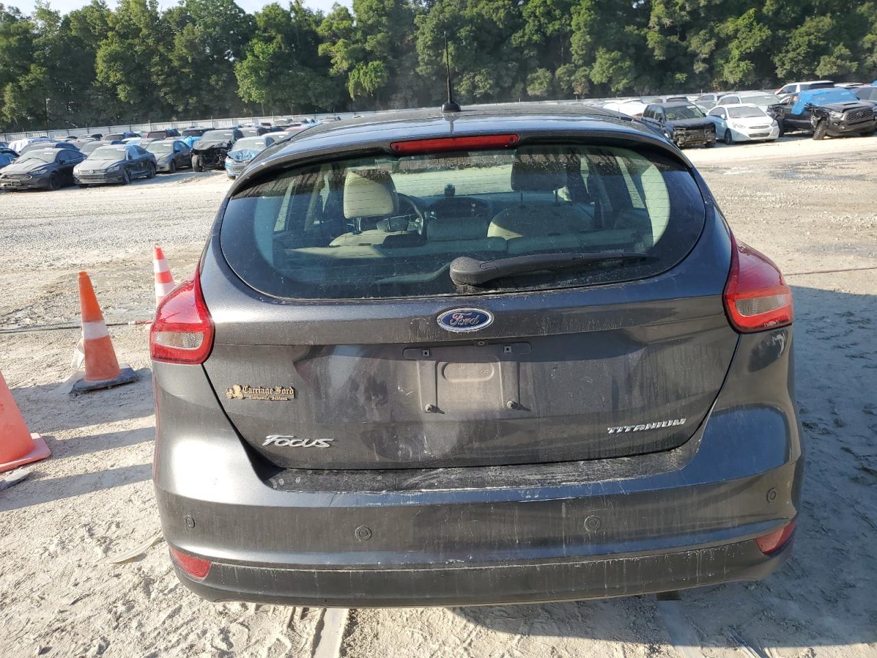 1FADP3N20JL280677 2018 Ford Focus Titanium