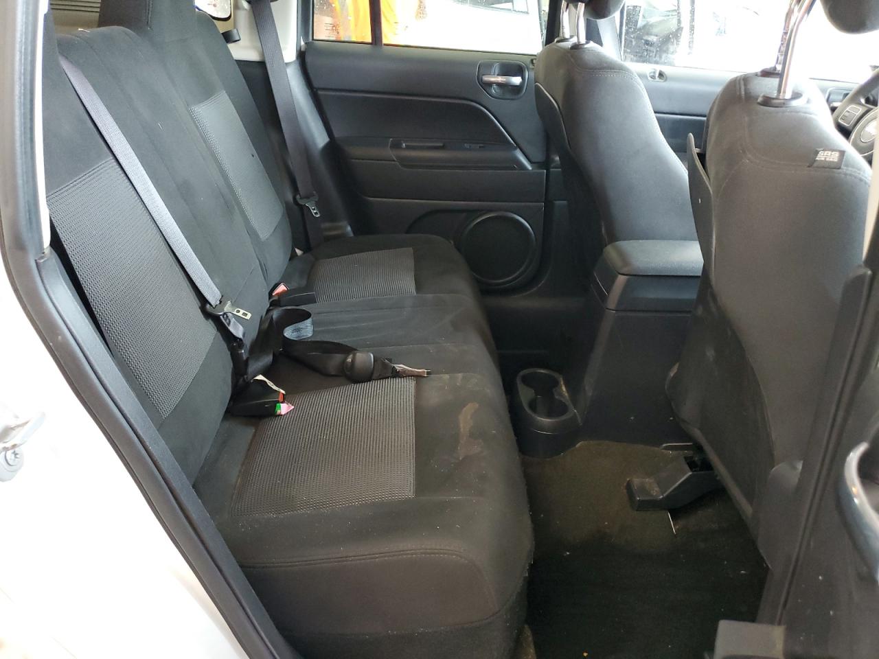 1C4NJCBB0GD765084 2016 Jeep Compass Sport