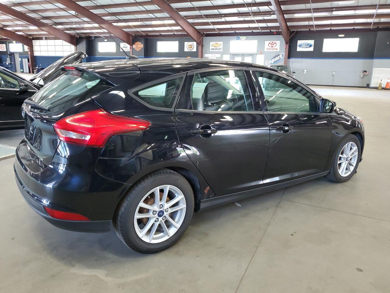 2017 Ford Focus Se vin: 1FADP3K28HL250776