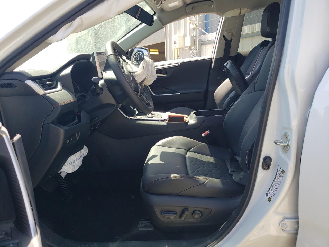 2T3J1RFV8RW423460 TOYOTA RAV4 2024