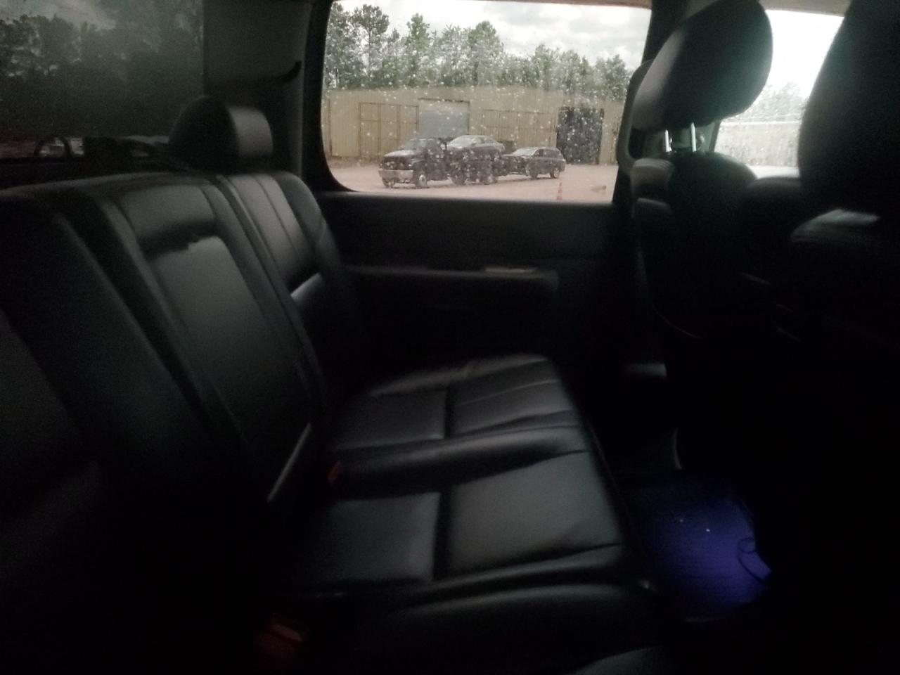 3GCPKSE31BG249199 2011 Chevrolet Silverado K1500 Lt