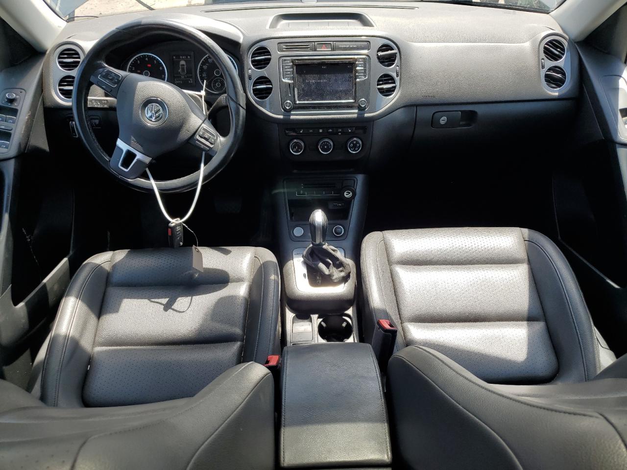 WVGSV7AX6HK027861 2017 Volkswagen Tiguan Wolfsburg