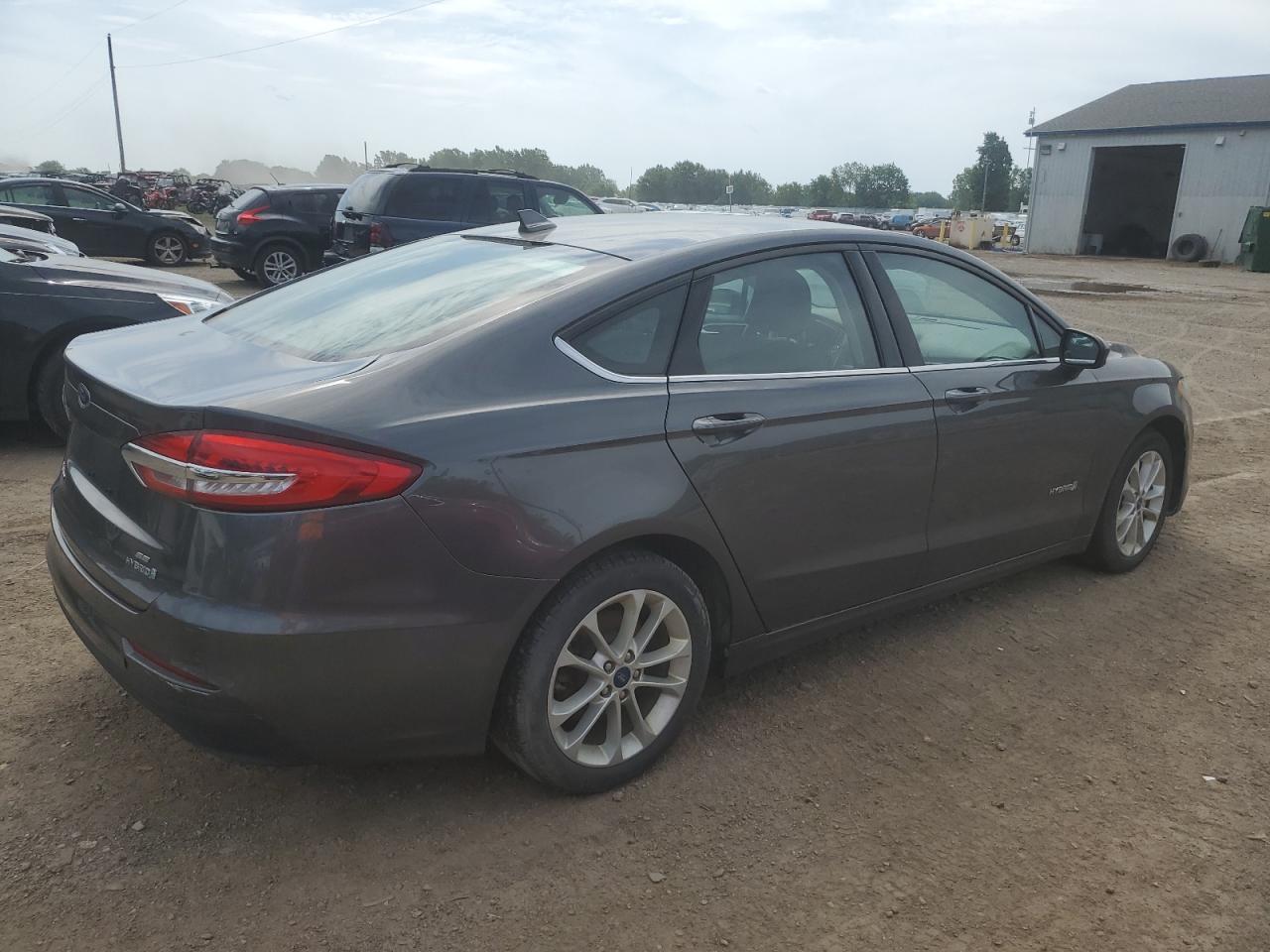 2019 Ford Fusion Se vin: 3FA6P0LU1KR130799