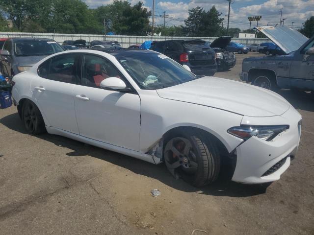 VIN ZARFAEDNXJ7570841 2018 Alfa Romeo Giulia, Q4 no.4