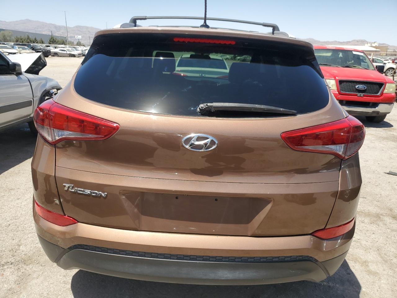 2016 Hyundai Tucson Limited vin: KM8J33A43GU188767