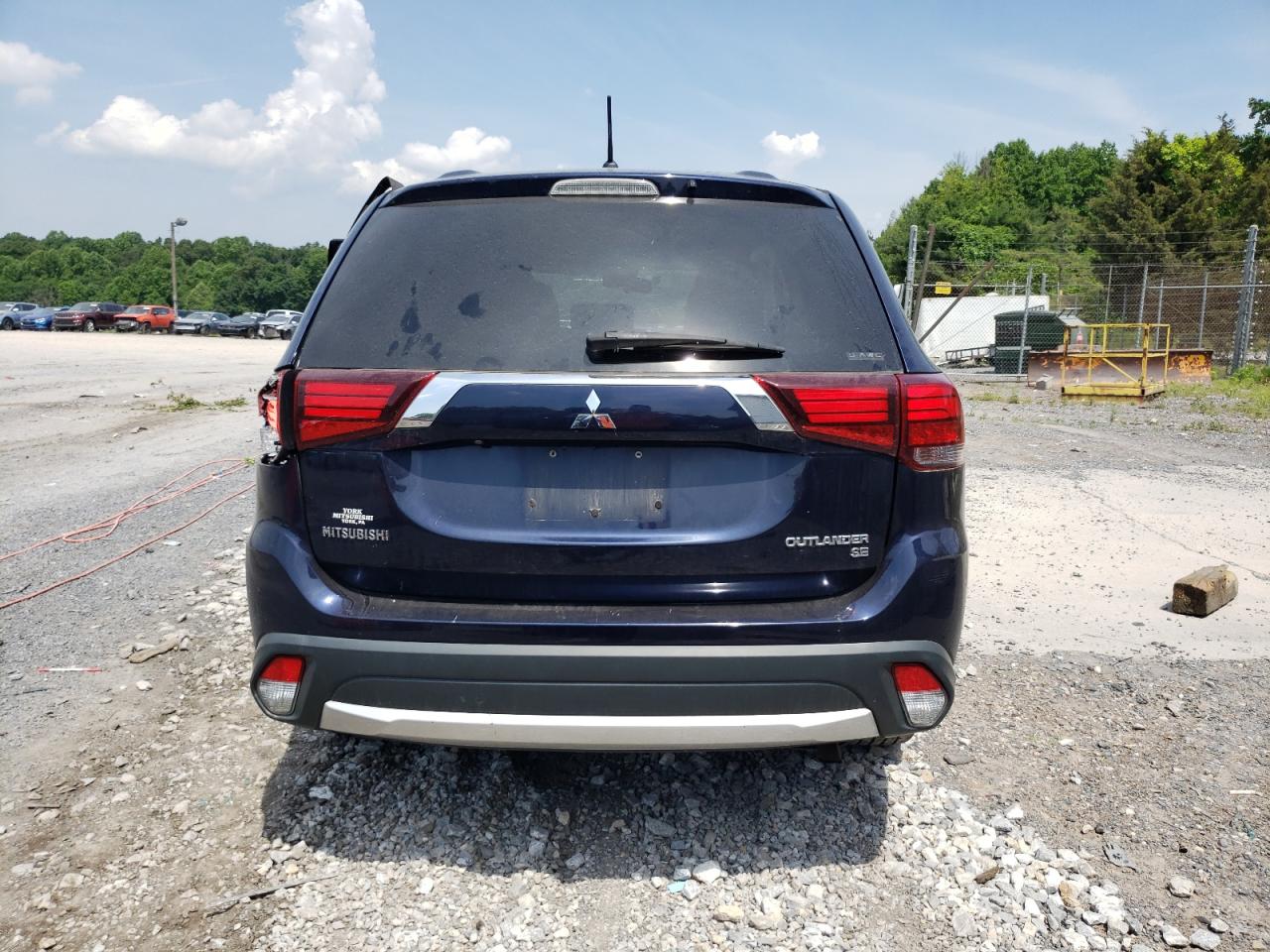 JA4AZ3A36GZ004624 2016 Mitsubishi Outlander Se