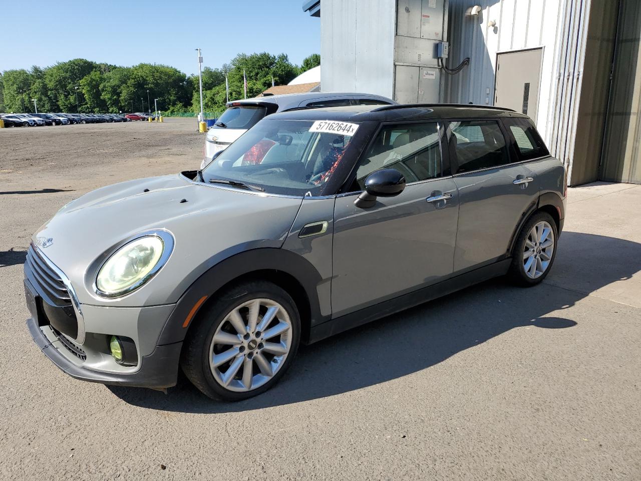 2016 Mini Cooper Clubman vin: WMWLN5C52G2B35076