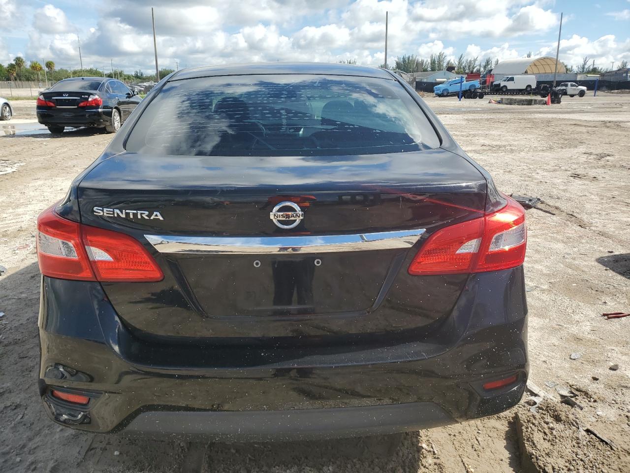 2016 Nissan Sentra S vin: 3N1AB7AP4GY261766