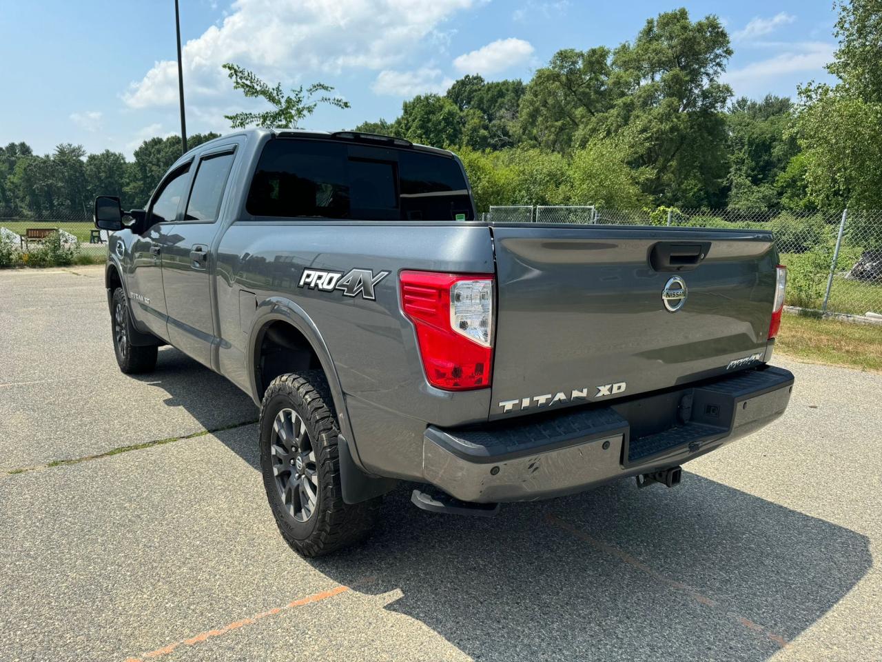 2018 Nissan Titan Xd Sl vin: 1N6BA1F49JN515439